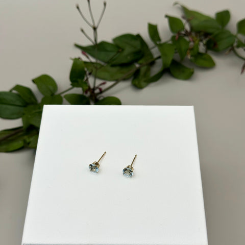 Iris Stud 10ct Gold 5mm - Blue Topaz