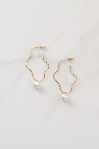Dali Squiggle Hoops - Pearl/Gold.