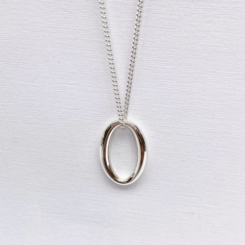 Medium Oval Necklace - Silver